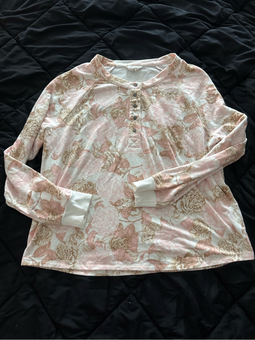 {CANDACE CAMERON BURE} Pink & Cream Vintage Floral Henley Long Sleeve Button Top